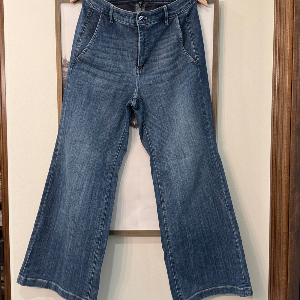 White House Black Market Extra High-Rise Curvey Wide Leg Everyday SOFT Jeans 👖 - Picture 9 of 9